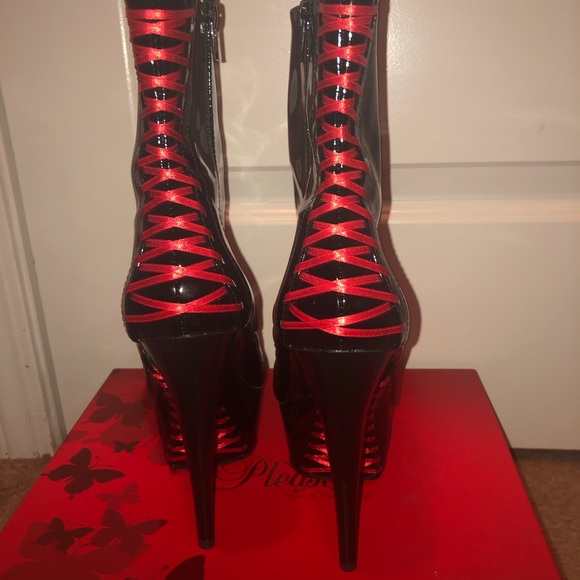 High Heels - Picture 2 of 3